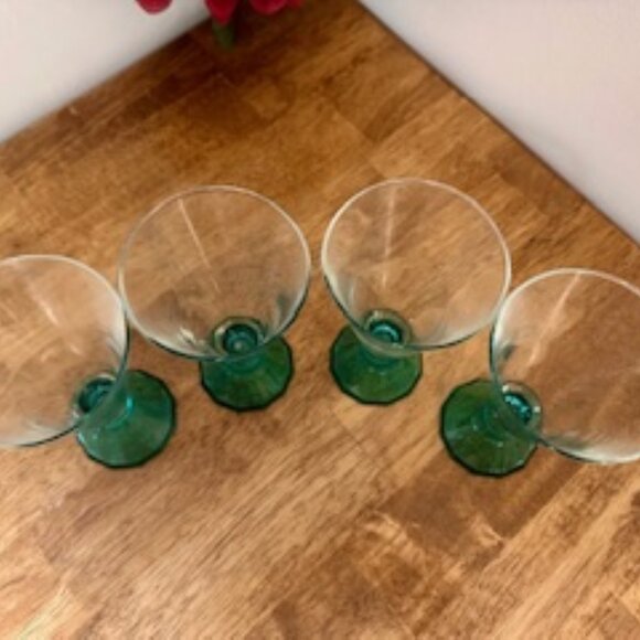 Vintage Luminarc Long Pyramid Glasses – Set of 4 – French Mid-Century 6 oz Glass - Picture 4 of 6